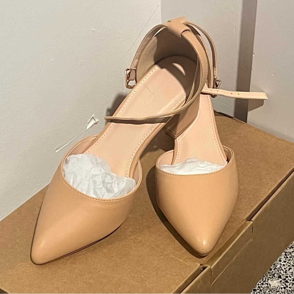 Tan/Beige Women’s Ankle Strap Pointed Toe Block Heels